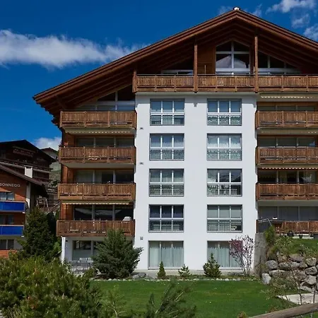 Lovely 3-bedroom In شقة *